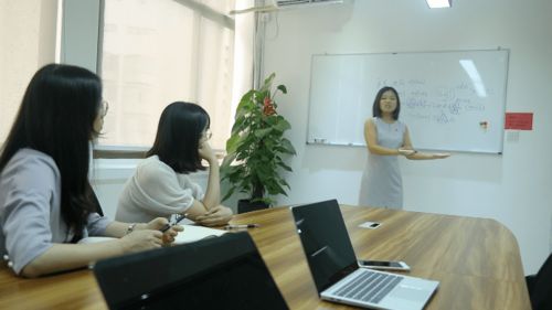 企恩咨询 专注商学院服务，以技术开发为翼，为每个客户树一道口碑